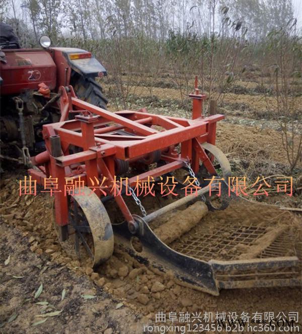 内蒙板蓝根收获机图片 甘草药材起收机 中草药挖掘机价格图3