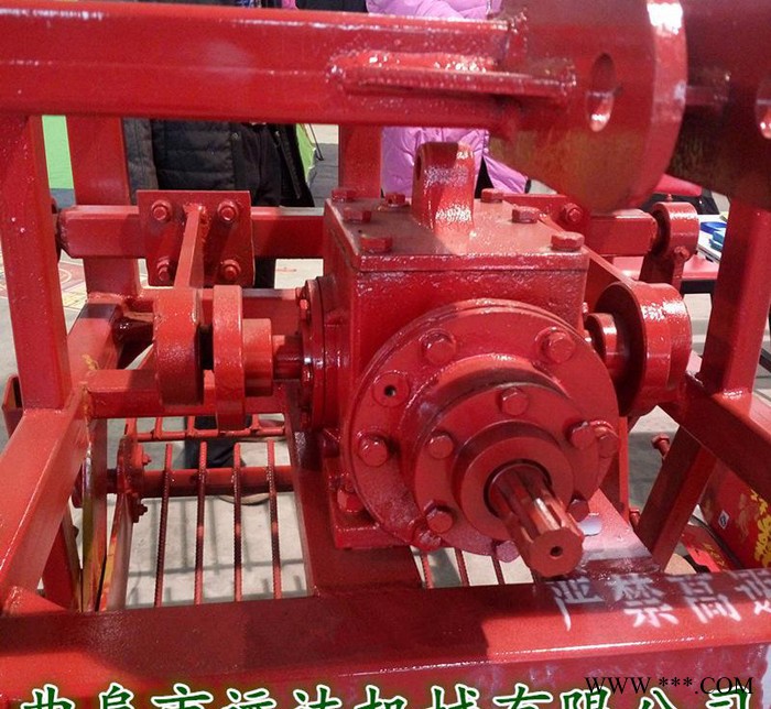 专业生产板蓝根药材挖掘机 大中型收药机 药材收获机