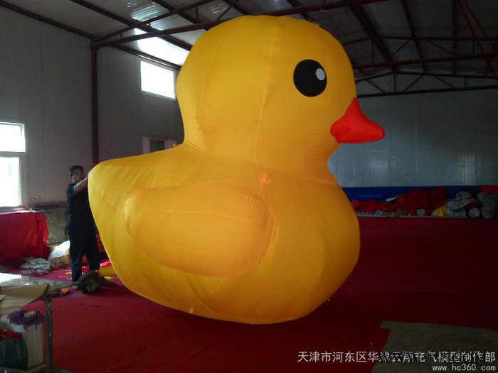 华津气模定做3米6米高充气大黄鸭销售各种充气气模产品图3