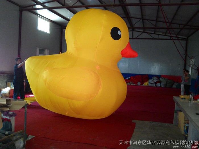 华津气模定做3米6米高充气大黄鸭销售各种充气气模产品图2