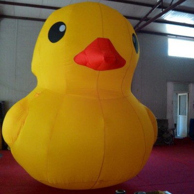 华津气模定做3米6米高充气大黄鸭销售各种充气气模产品