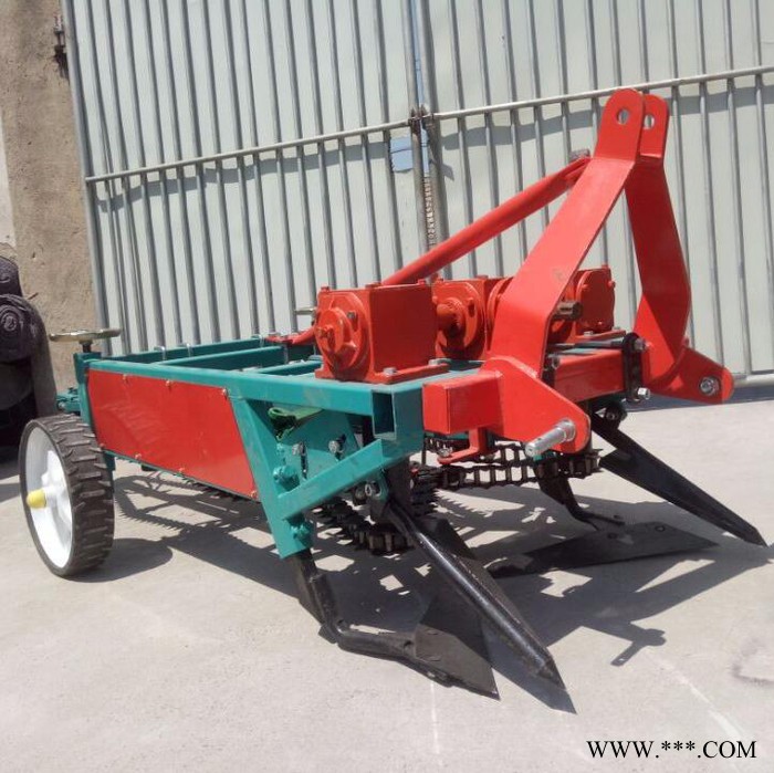 四轮牵引花生收获机 手扶花生土豆收获机视频 山药蛋挖掘机图4