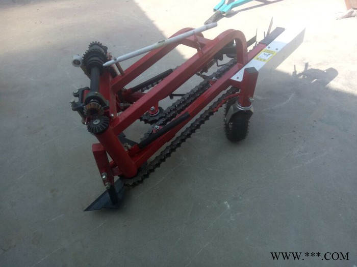 四轮牵引花生收获机 手扶花生土豆收获机视频 山药蛋挖掘机图8