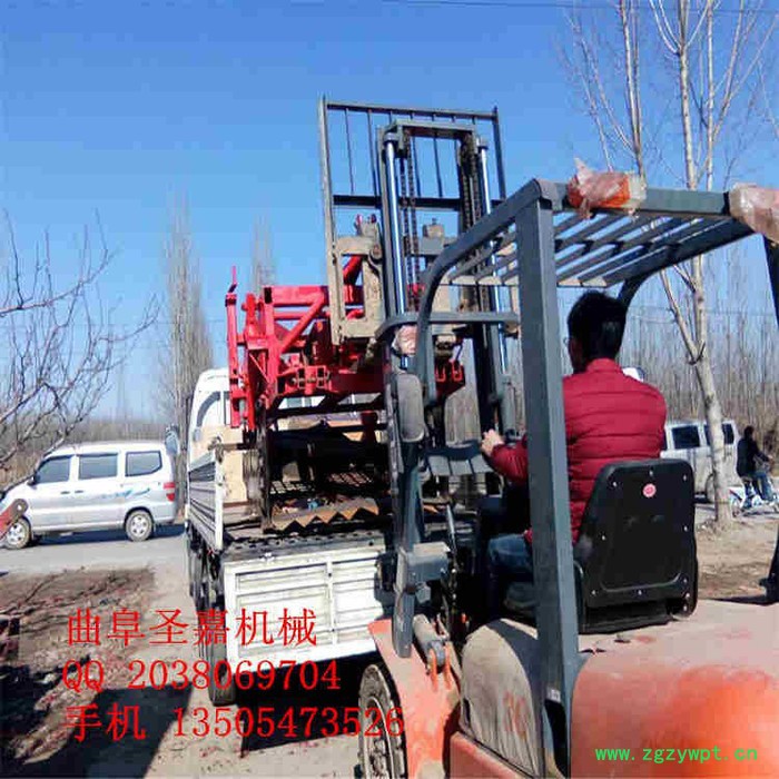 铜川拖拉机带药材收获机图片 白术药材收割机 牛膝药材挖掘机直销商图6