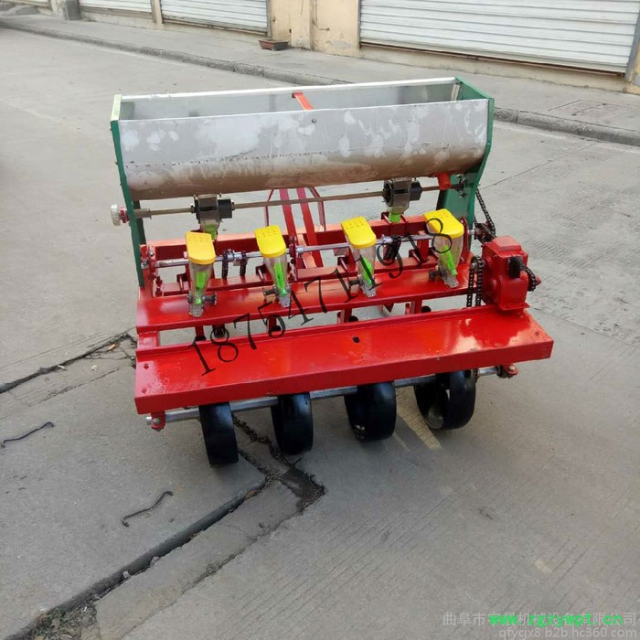 蔬菜播种机 高粱苏子下种机厂家周口拖拉机带牛膝精播机图4
