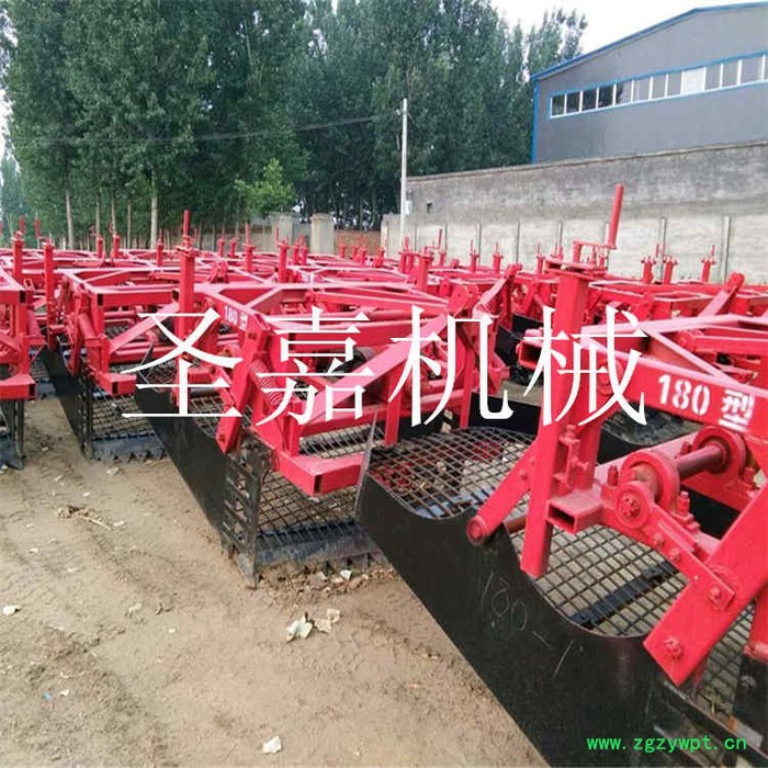 平凉龙胆草药材起挖机图片 白芍药材挖掘机 地黄出药机圣嘉直销图2