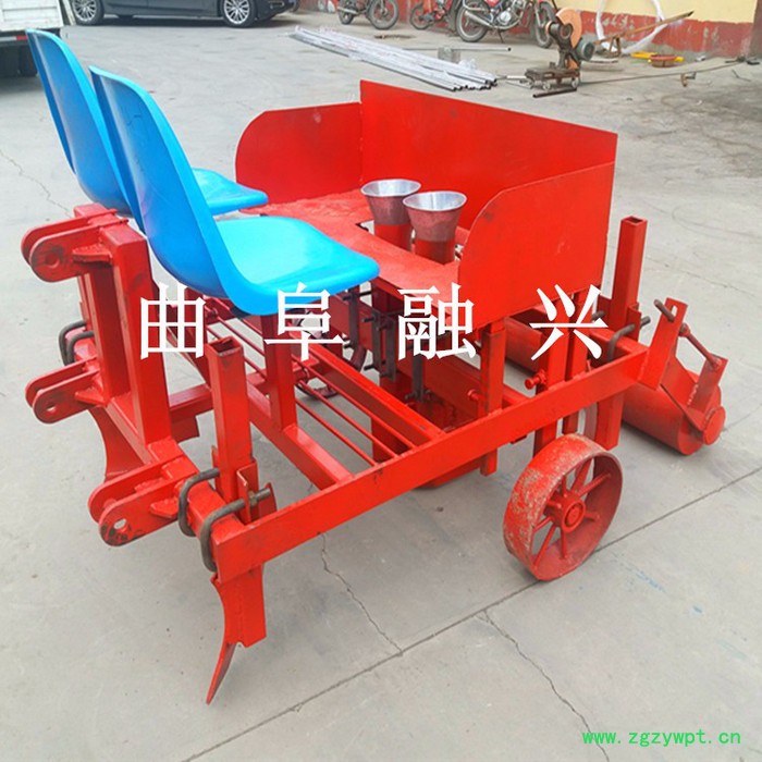 起丹参苗的机器 山东丹参种植机 丹参收获机厂家电话 防风 前胡收获机价格图3