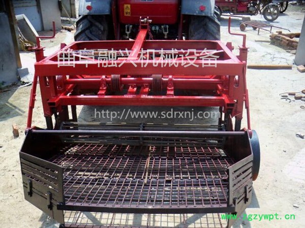 前胡收获机 价格图片山东融兴**图2