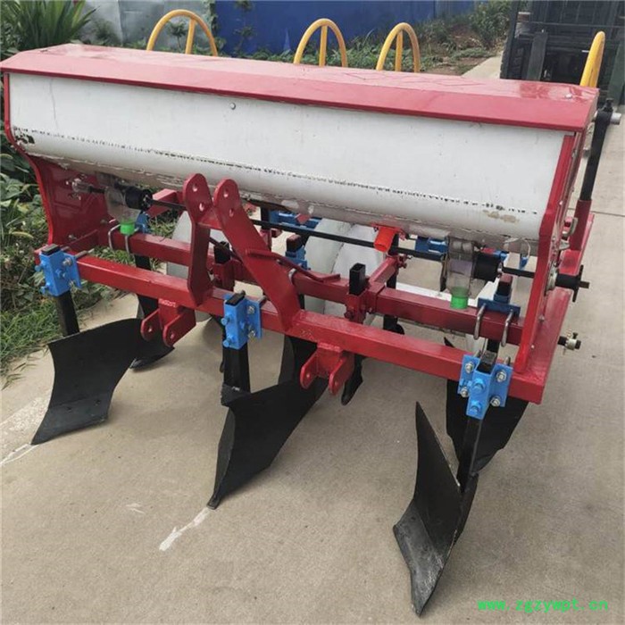 内蒙古白头翁精播机 宇晨七行谷子苜蓿草精播机 西洋参精量埋线机厂家图3