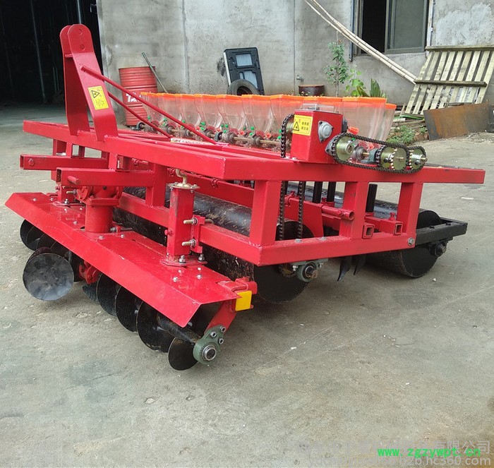 内蒙古白头翁精播机 宇晨七行谷子苜蓿草精播机 西洋参精量埋线机厂家图5