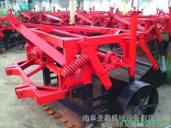 促销贝母药材挖掘机型号 西宁黄芩药材收获机 知母药材收割机厂家图4