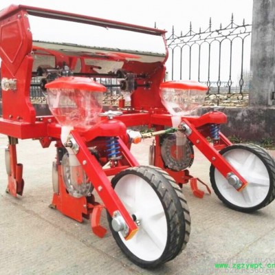 桔梗施肥播种一体机价格 普航拖拉机带三叶青播种机 拖拉机喷药覆膜机