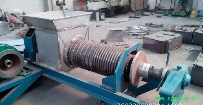 云南药用树叶、树枝药渣固液分离压榨机、云南省中药材中药渣压榨机、药渣汁液提取设备规格齐全压榨充分、中药材药渣脱水挤压机图3