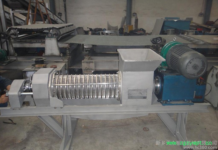 云南昭通药用树叶树枝药渣固液分离压榨机、云南省中药材中药渣压榨机、药渣汁液提取设备规格齐全压榨充分、中药材药渣脱水挤压机图3