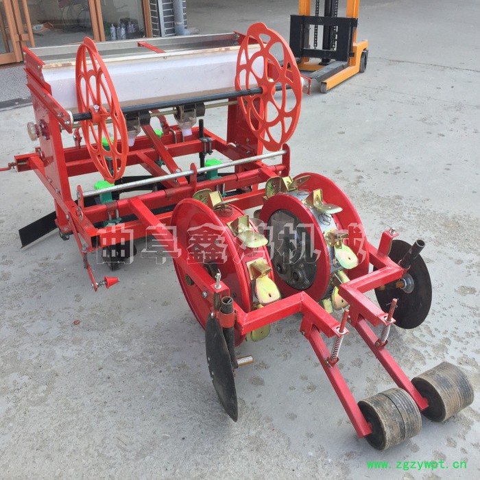 高茬秸秆免耕播种机牧草中药材汽油播种机免间苗玉米播种机图5