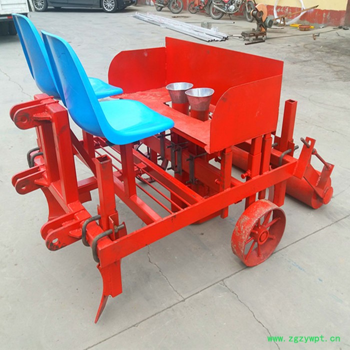 丹参种植机 内蒙防风播种机 党参黄芪播种机价格 速度快的药材播种机工作视频融兴 黄芪苗种植机图7