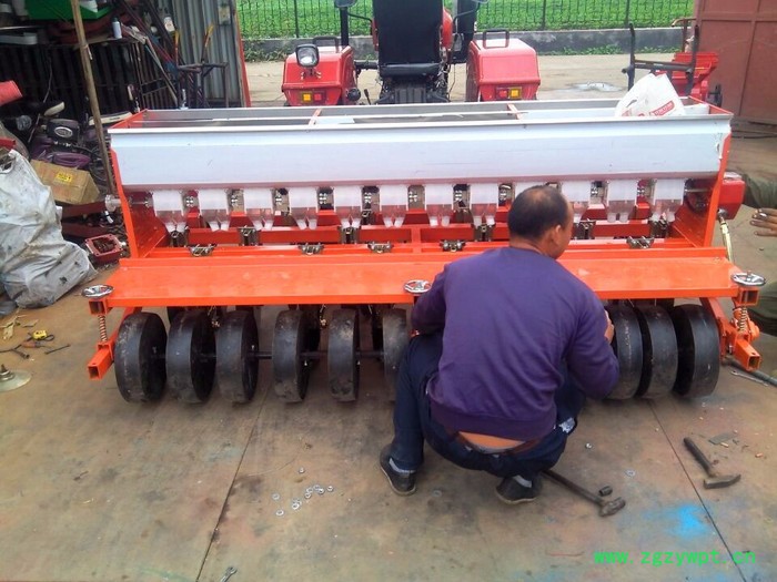 拖拉机带多行中药材蔬菜播种机 专用精播种机 谷子播种机图8