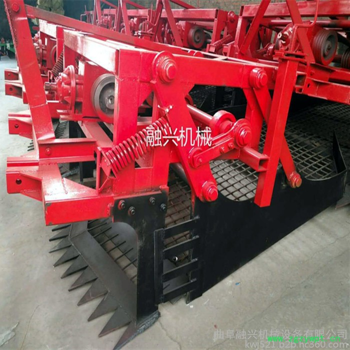 河北百合收获机 白合药材收获机价格 百合挖掘机厂家 白合收获机工作视频融兴机械图6