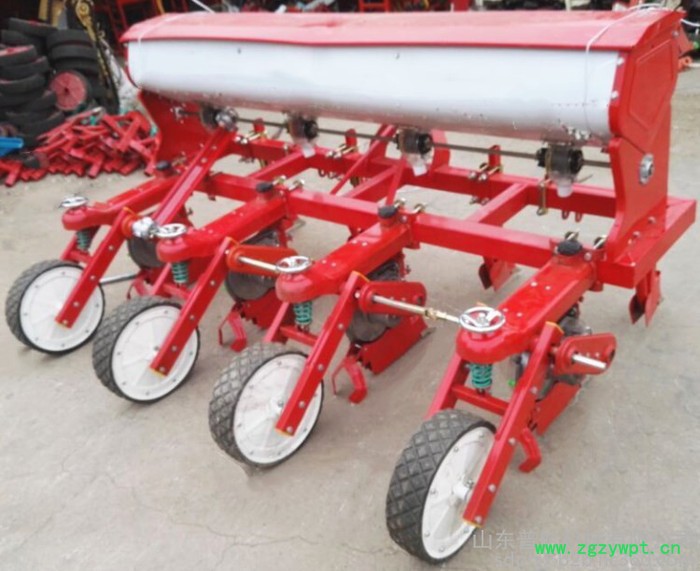 富兴机械生产蔬菜播种机 谷子精播机 拖拉机牵引苜蓿药材播种机厂家图5