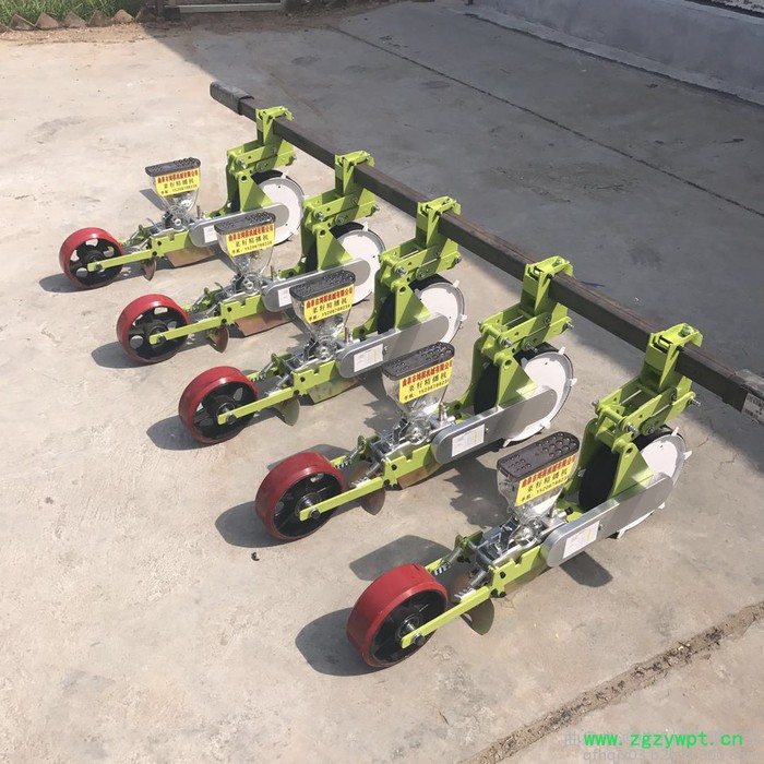 大型花卉药材点播机 汽油式谷子精播机 手推式小颗粒播种机 鸿祺机械图5