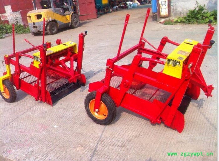 土豆播种机红薯收获机花生收获机手扶拖拉机用收获机药材收获机图7