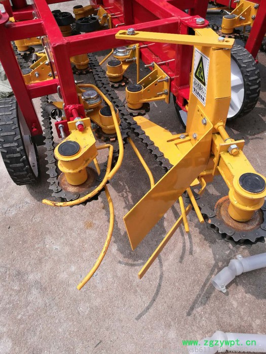 东北 根茎药材收获机 根茎药材收获机东北 根茎药材收获机 韭菜收割机 甘肃马铃薯收割机图5