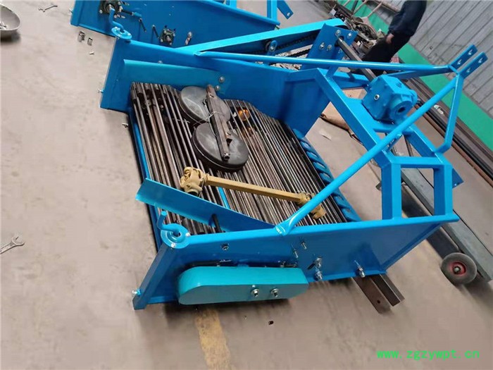 拖拉机带的土豆收获机 红薯收获机 药材收获机 大蒜花生收获机199-53481643图6