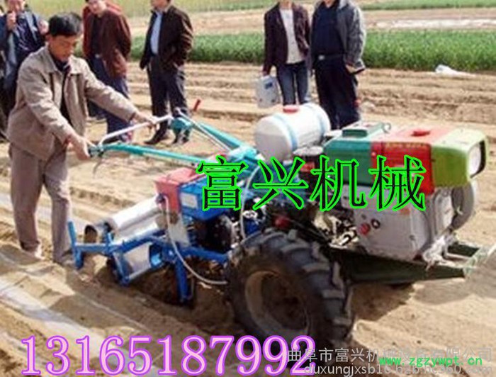 新型多功能花生播种机 农用蔬菜专用覆膜铺膜机 药材覆膜机视频图3