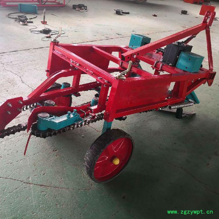 农康HS-800 链条式花生收获机 单杠四轮前置大蒜收获机 震动筛式螺丝菜收割机 厂家**新款药材收图3