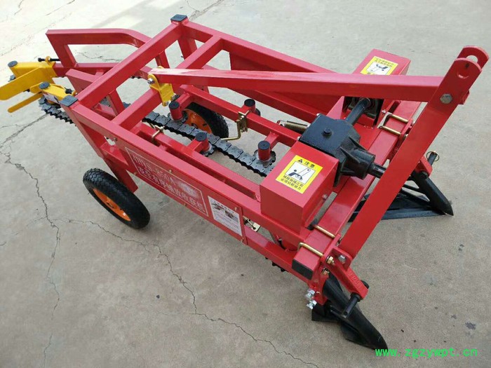 新型花生收获机 拖拉机带的平地起垄机 两用花生药材收割机抖土干净图8