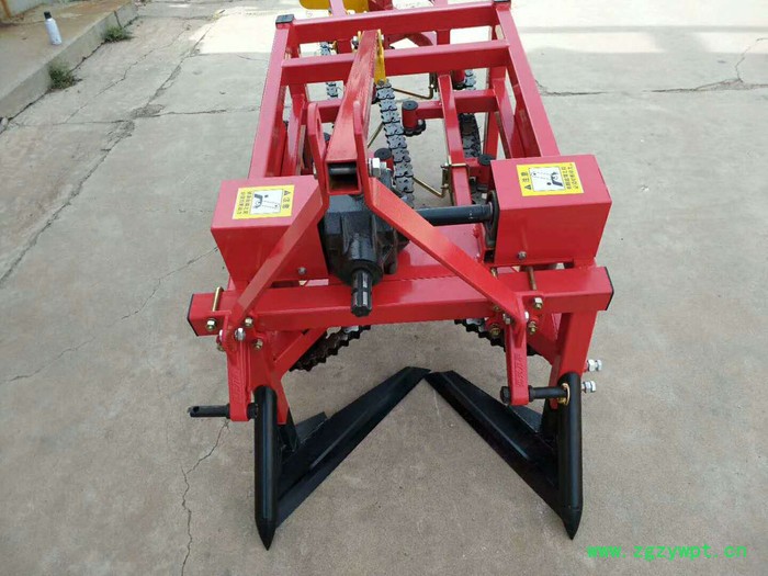 新型花生收获机 拖拉机带的平地起垄机 两用花生药材收割机抖土干净图5