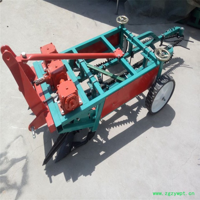 新型花生收获机 拖拉机带的平地起垄机 两用花生药材收割机抖土干净图7