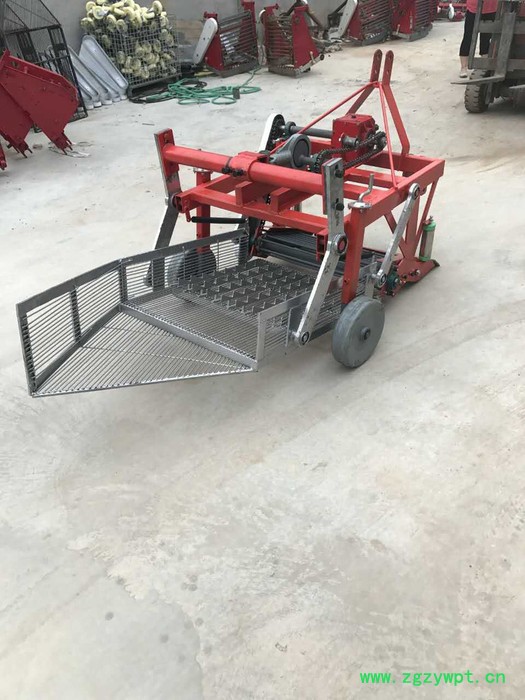 农康 小四轮带花生收获机 多功能药材收获机 土豆红薯起收机 甘肃洋芋挖掘机图4