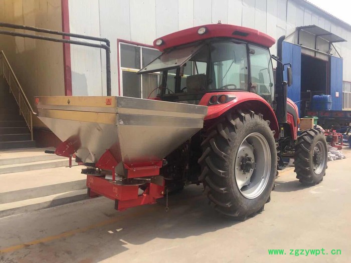 轴连接打药机 多功能圆桶扬肥施肥机 多功能圆桶扬肥施肥机轴连接打药机 多功能圆桶扬肥施肥机 小型单盘撒肥机厂家 节省人力图3