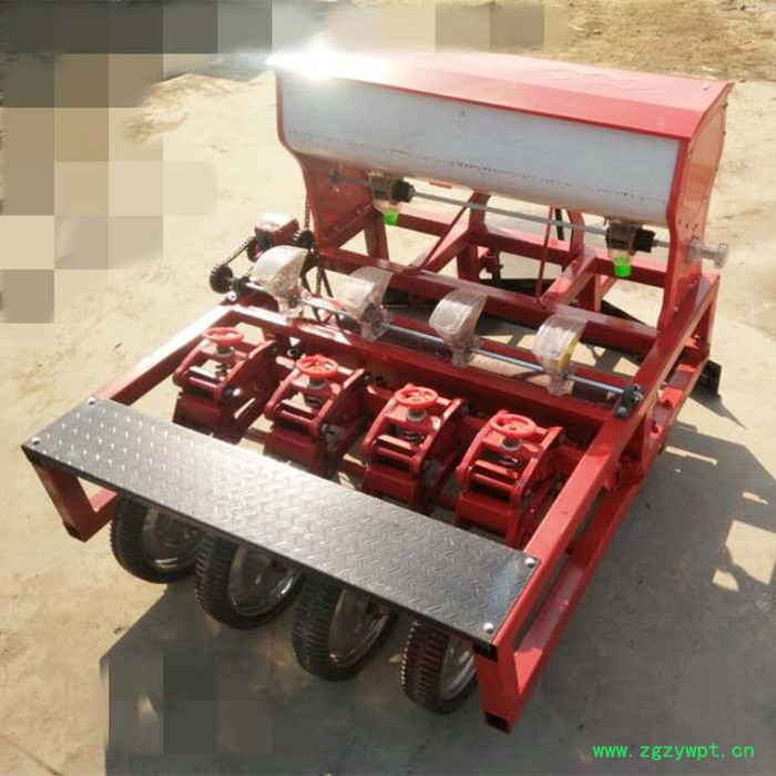 拖拉机带药材播种机 拖拉机带洋芋播种机 垄上高粱播种机 蔬菜播种机视频图8