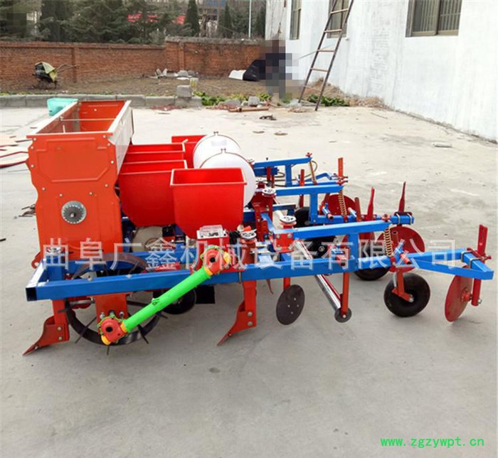 药材基地覆膜机价格 玉米大豆播种机 喷药播种覆膜设备
