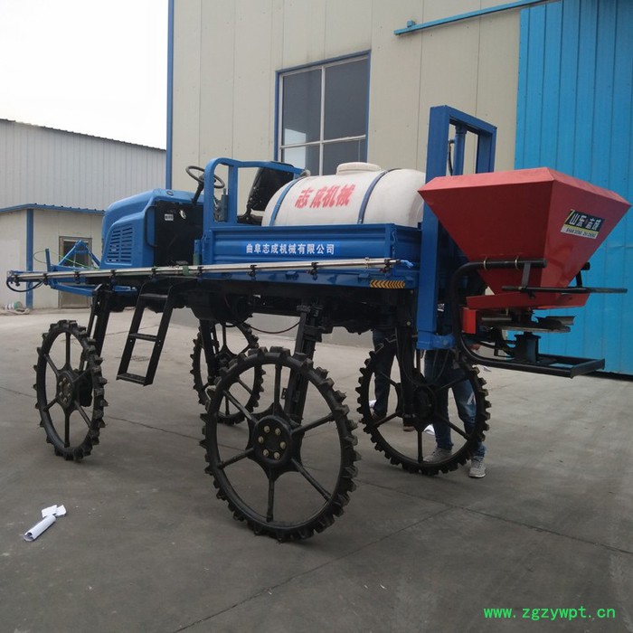 全新直供大型四驱打药车玉米小麦灭虫农药喷洒机自走式施肥机图8