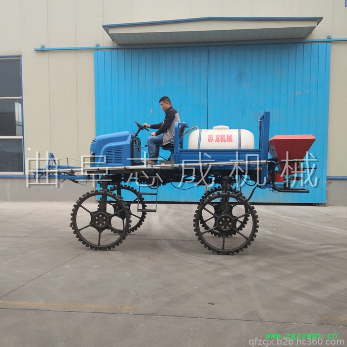 全新直供大型四驱打药车玉米小麦灭虫农药喷洒机自走式施肥机图2