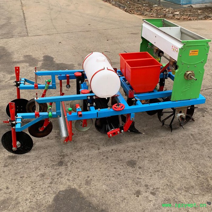 宏博 播种施肥机 旋耕起垄施肥覆膜机 播种施肥喷药铺膜一体机图7