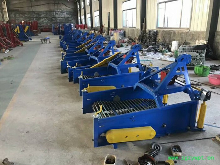 地瓜收获机视频收获效果好的地瓜收获机 地瓜收获机视频 粉碎干净的割秧机 拖拉机带药材收获机图8