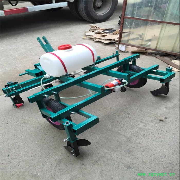 拖拉机施肥机 土豆喷药覆膜机 喷药覆膜机价格图5