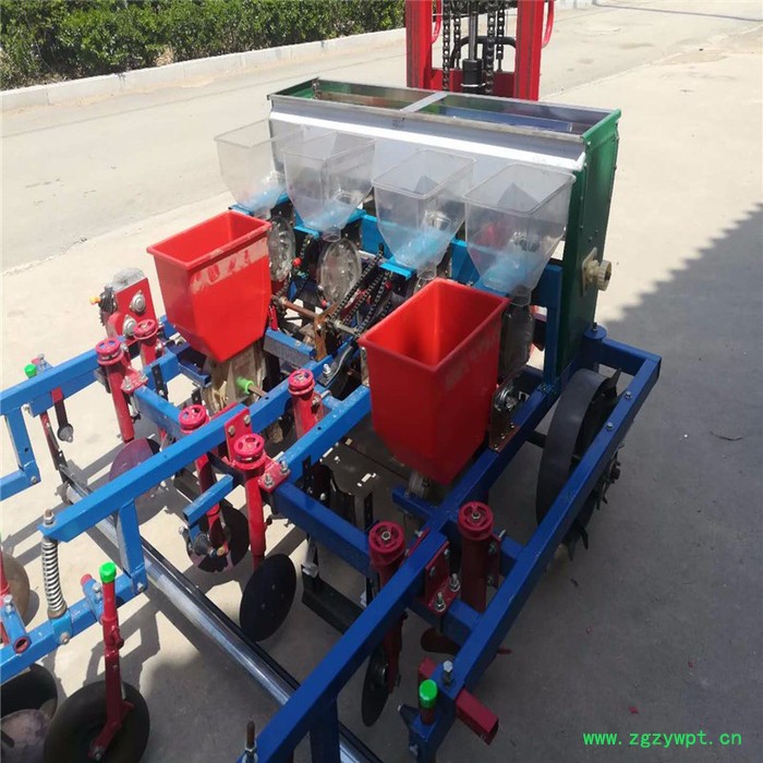 内蒙古 药材喷药覆膜机价格 四行花生玉米起垄施肥播种喷药机图4