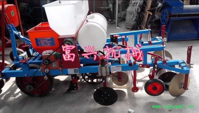 喷药花生拖拉机 带动播种机施肥机 手扶覆膜机图5