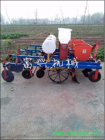 喷药花生拖拉机 带动播种机施肥机 手扶覆膜机图3