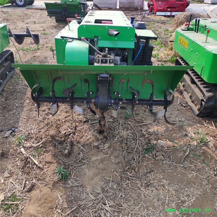 多功能履带开沟机 果树大棚管理机 果园打药机视频图6