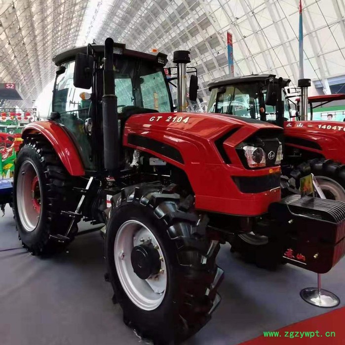 可带药材收获机的拖拉机 迈克迪尔180马力四驱拖拉机 大型农场合作社的拖拉机 1804大后桥的拖拉机图7