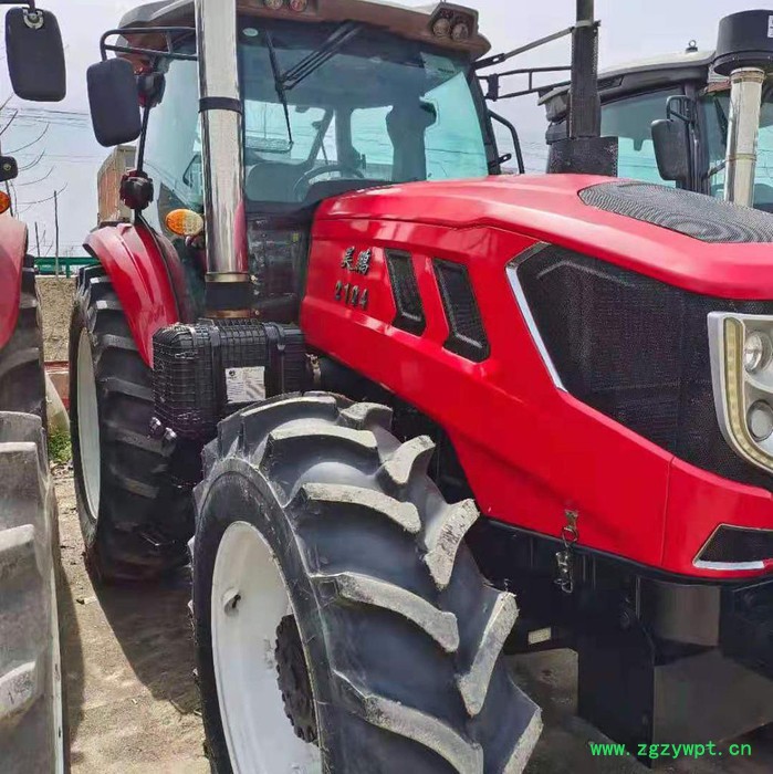 可带药材收获机的拖拉机 迈克迪尔180马力四驱拖拉机 大型农场合作社的拖拉机 1804大后桥的拖拉机图3