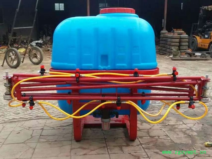 新款蔬菜地自走式打药机 悬挂式风送喷雾机 喷杆式小麦喷药机 施肥机图4