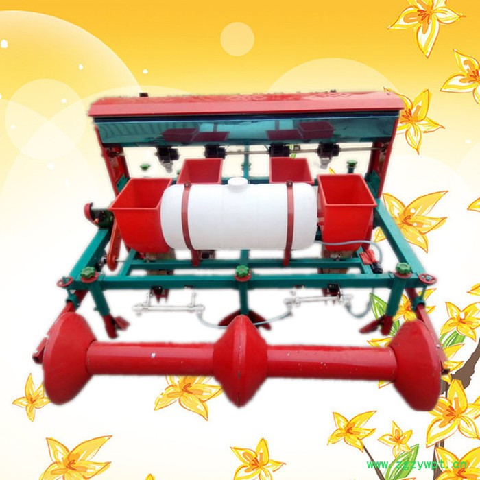 拖拉机花生施肥机   农用喷药地膜播种机价格图3