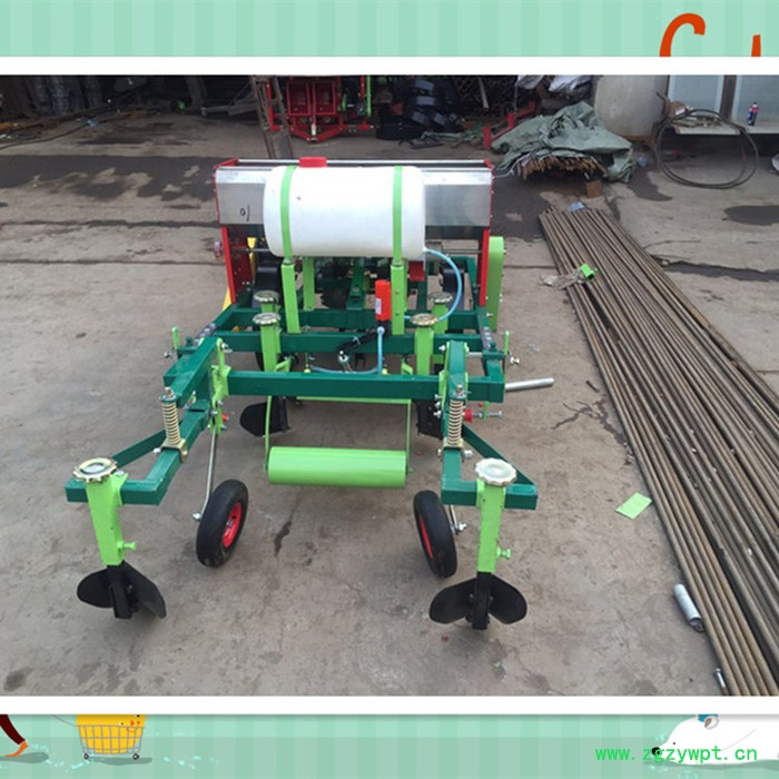 喷药播种施肥机 广西玉米播种覆膜机 花生起垄覆膜播种机直销图3
